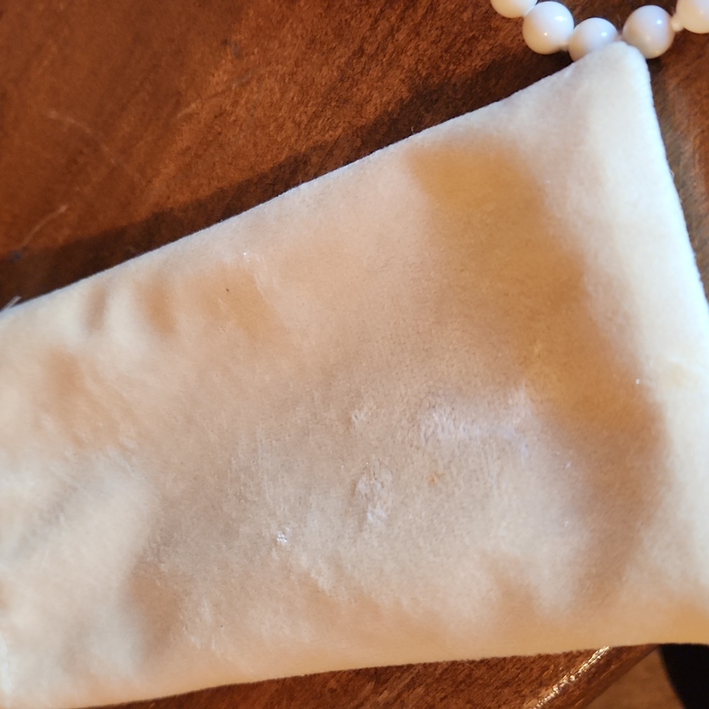 Mala White Jasper Necklace with Tassel And Dust Bag - Picture 6 of 9